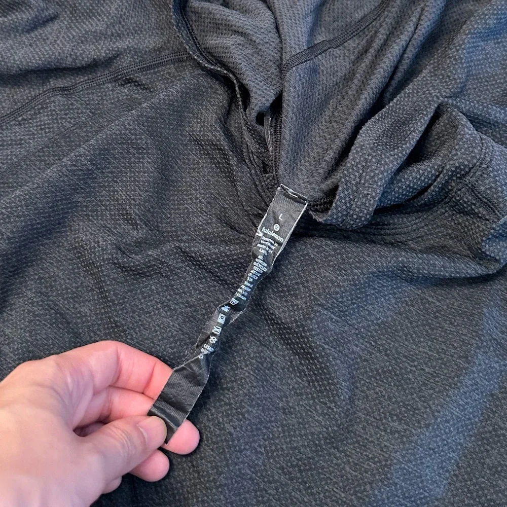 LIKE NEW Lululemon Men’s Metal Vent Hoodie 2.0_4